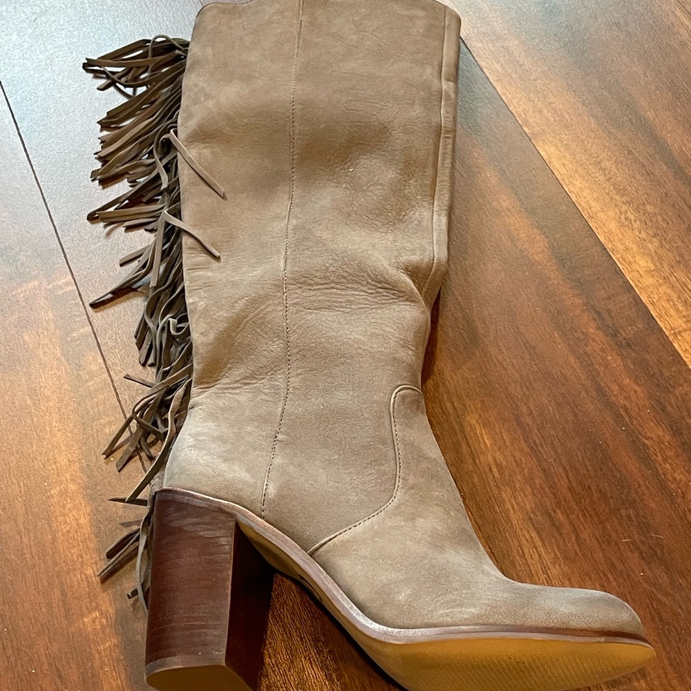 Ladies heeled fringe boots. Size 8